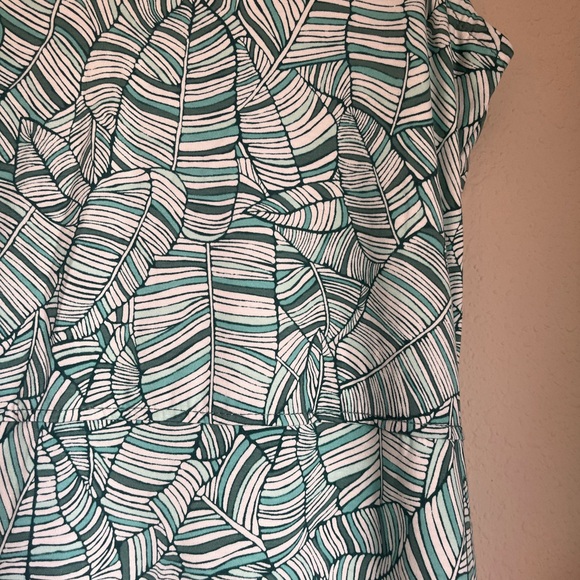 Title Nine :: Breeze Green Leaf Print :: Activewear Dress :: Small - Picture 5 of 13